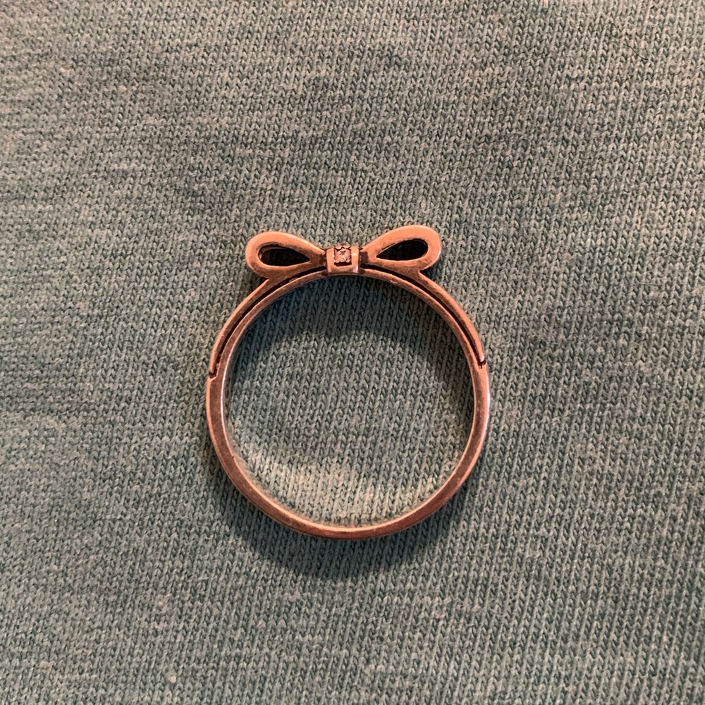 Silver bow ring - Picture 2 of 2